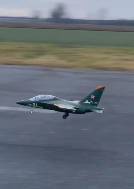 Freewing YAK-130+batterie