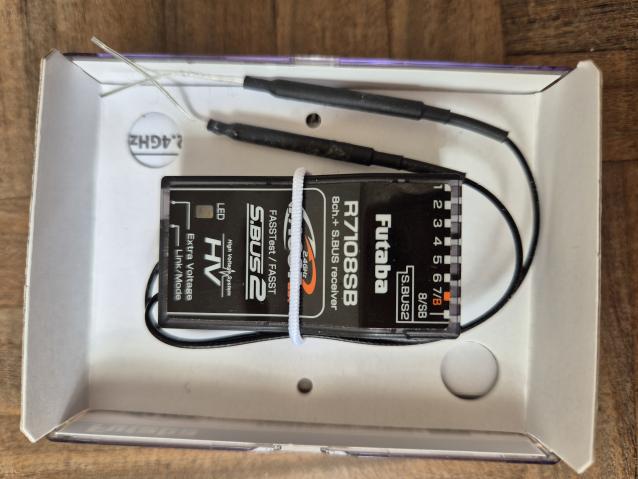 Futaba R7008SB