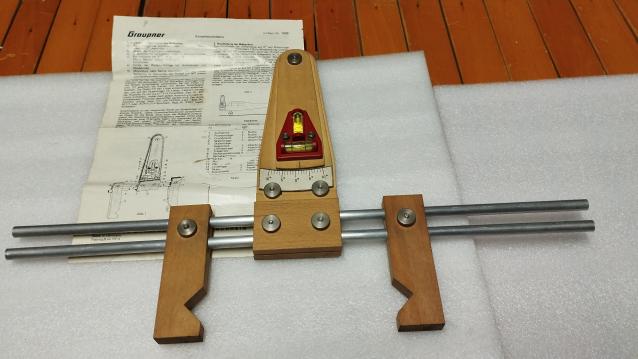 Misuratore di incidenza per aeromodelli