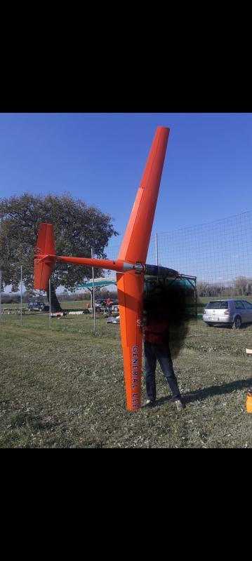 Aliante Blanik 4.2 m  con turbina a gas