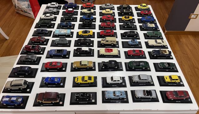 automobili di vari modelli 