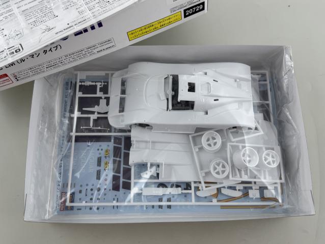 Hasegawa Jaguar XJR-8 LM 1:24