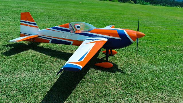 Extra 260 