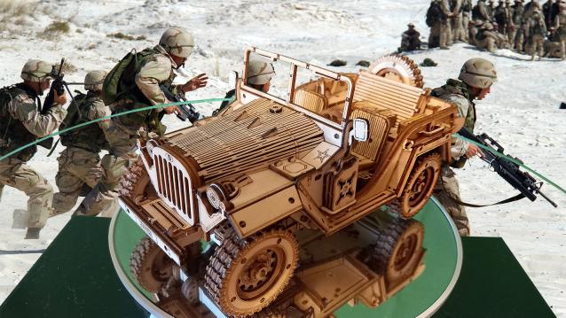 Army Field Car Jeep anni 40 in legno, da tavolo, in 3D, realizzato artigianalmente a mano