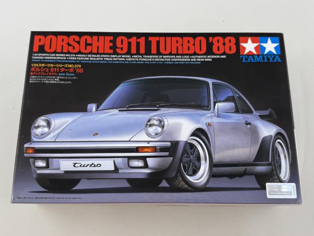 Tamiya Porsche 911 Turbo 1988 1:24