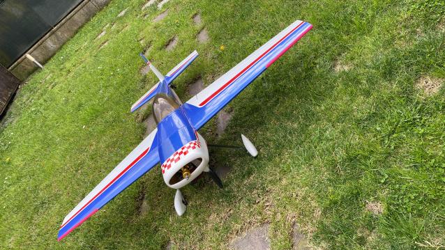 EXTRA 260 HANGAR 9