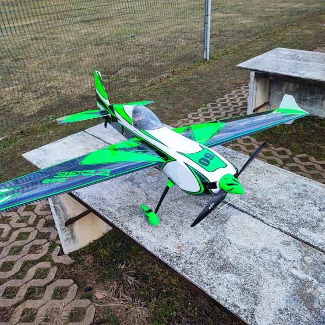 OMPHOBBY Edge 540 60 152cm Verde KEVLAR VERSION