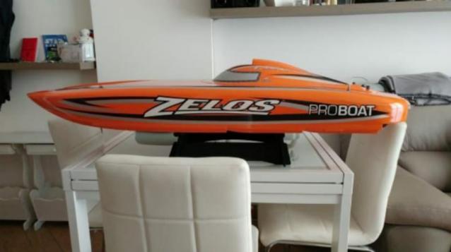 Catamarano Zelos 48