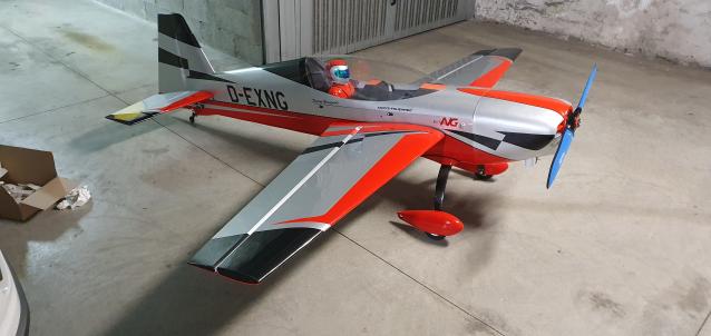 Extreme flight Extra NG V2 104"