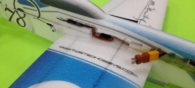 Vendo aereo rc Combat Factory Nuovo