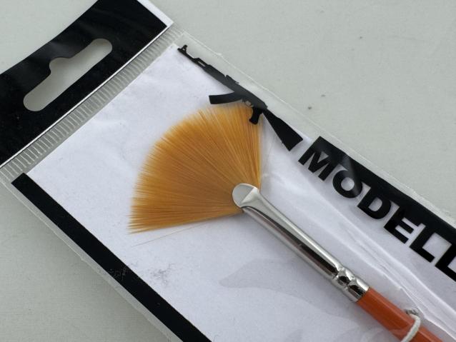 AK Interactive Weathering Brush Fan Shape