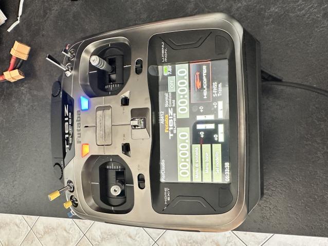 Futaba T16IZSuper + 4 RX