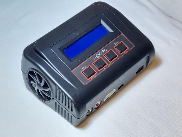 CARICA BATTERIA  220V 12 V
