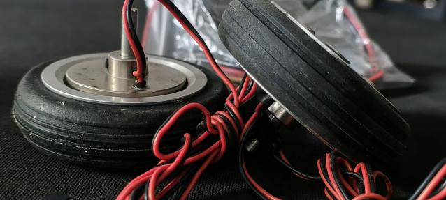 Ruote con freni elettrici 