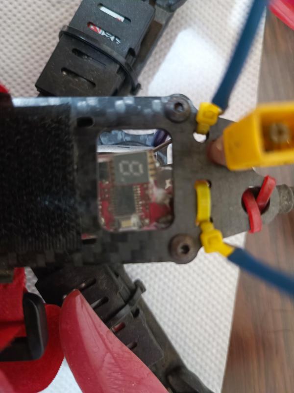 Drone Tracer 250 con runcam, esc dys 30A, motori dys, ricevente completo di tutto