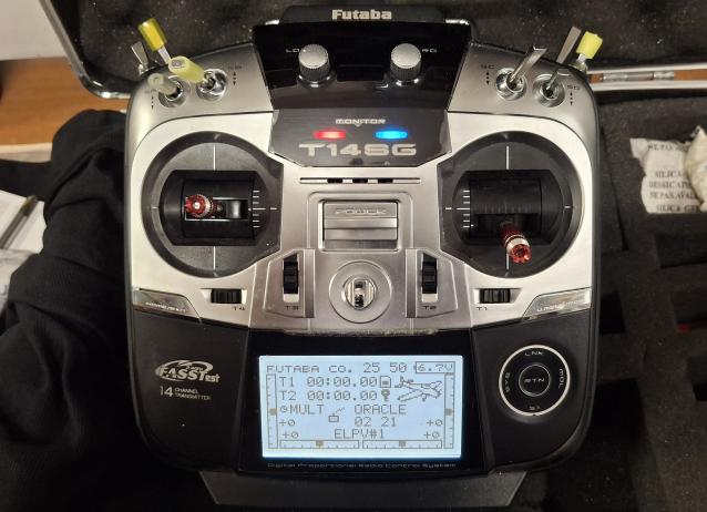 Radiocomando futaba t14 sg + 6 riceventi futaba + 4 compatibili