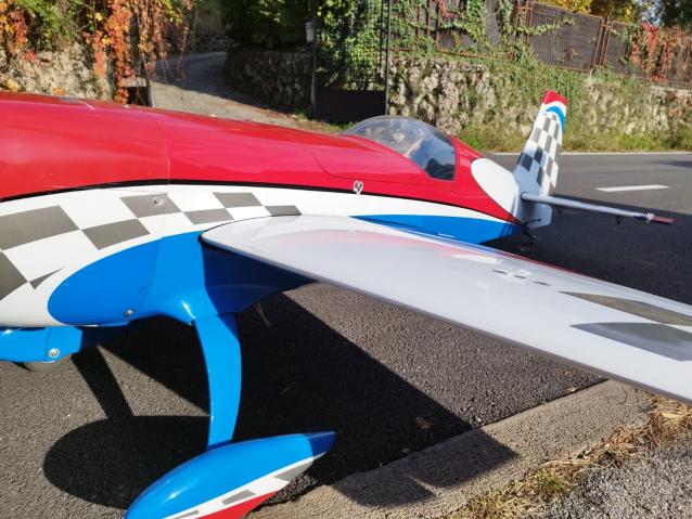 Extra 330 SC Krill 123"