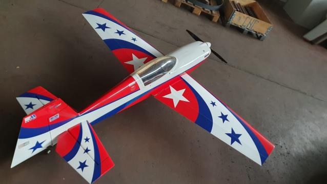 Extra 300 CARF (Fiber Classic) 2m