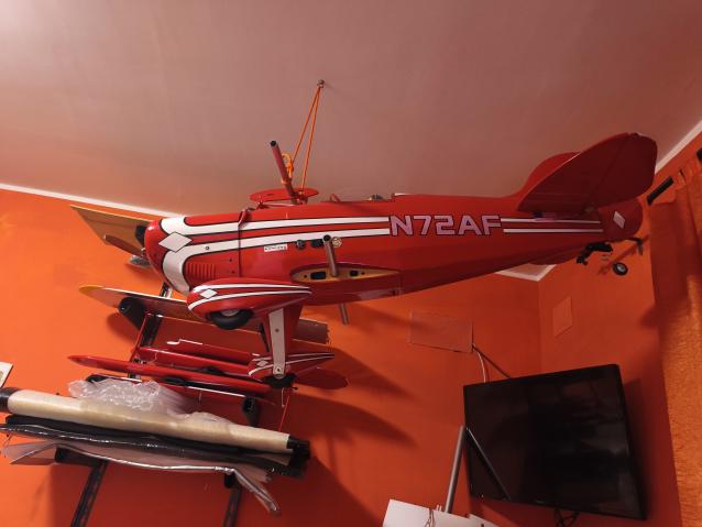 Aereo pitts special della black holl con 25 cc pronto volo