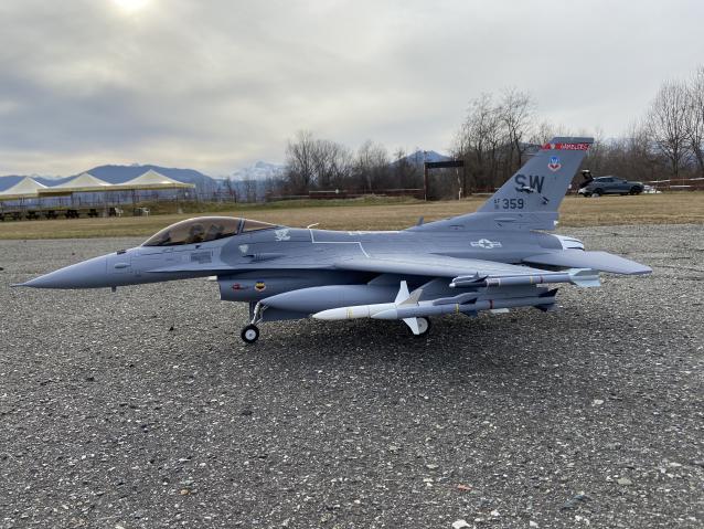 Freewing F-16 Falcon 90 mm