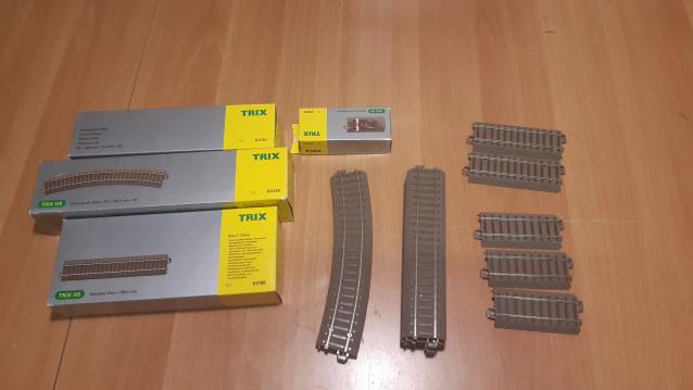 Binari Trix serie C. HO con massicciata