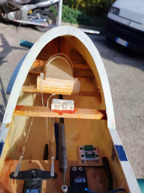 Aliante Bhyon elettrico apertura alare 3.72