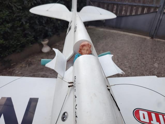Pylon Haward Pete Fatto a mano Saito FA-125 glow