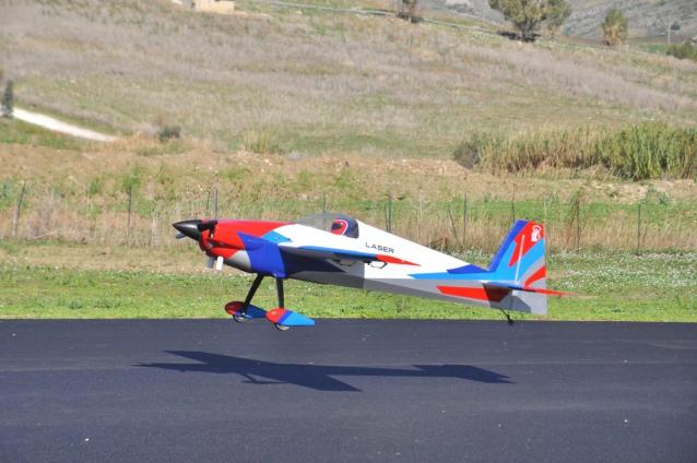 Laser 104 extreme flight con motore STINGER 125