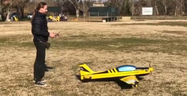 Vendi asso 4 scala 1/4   pronto  al volo motore  moky 180