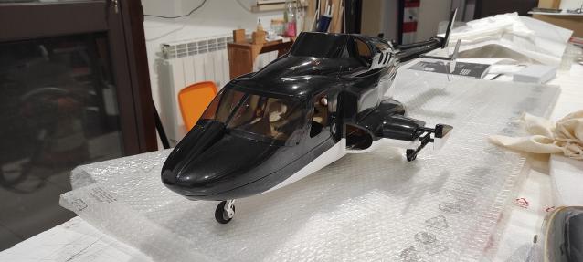 Fusoliera Airwolf classe 500 con retrattili 