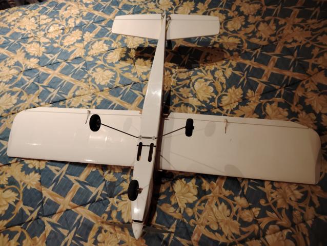 Aeromodello Gladiator Elettrico fatto da disegno NUOVO