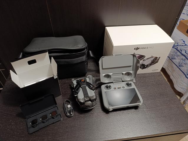 Vendo drone DJI Mini 5 Pro Combo
