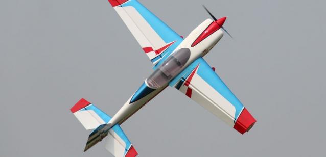 Pilot rc extra 330 Ng  a.a. 1550mm