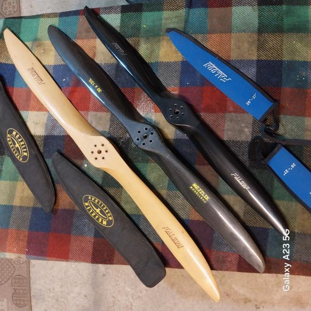 Eliche in carbonio Falcon 30/13 e 27/11