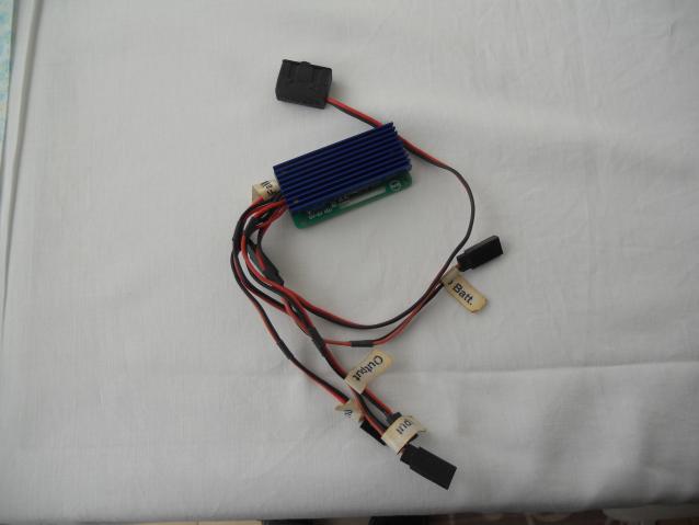 Riduttore di tensione e commutat. per due batterie DUALSKY VR-8L