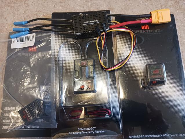 Set di 3 riceventi spektrum + regolatore 80A