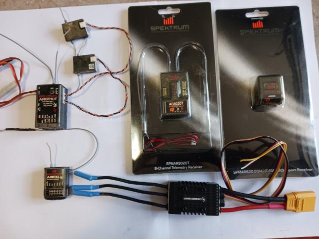 Lotto di num. 4 riceventi spektrum,  + regolatore 80A