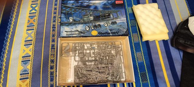 Vendo bombardiere tedesco Gotha ancora in scatola di montaggio