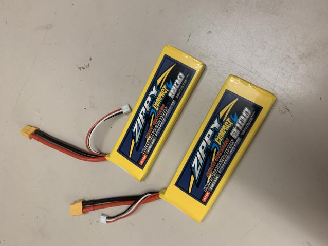 Zippy compact 2100 mAH 30c LifePo4  XT60 