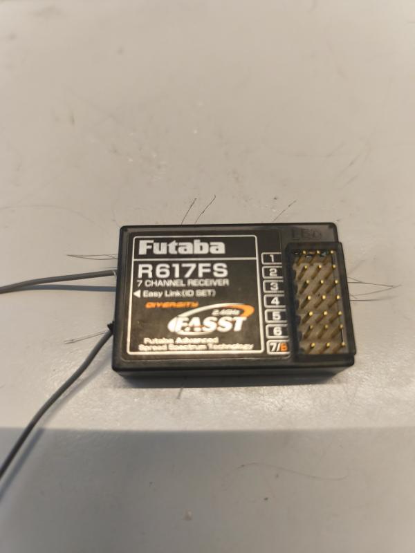 vendo vendo riceventi futaba r617fs 50 euro l una spedite ...ne ho 8 in blocco 40 l una