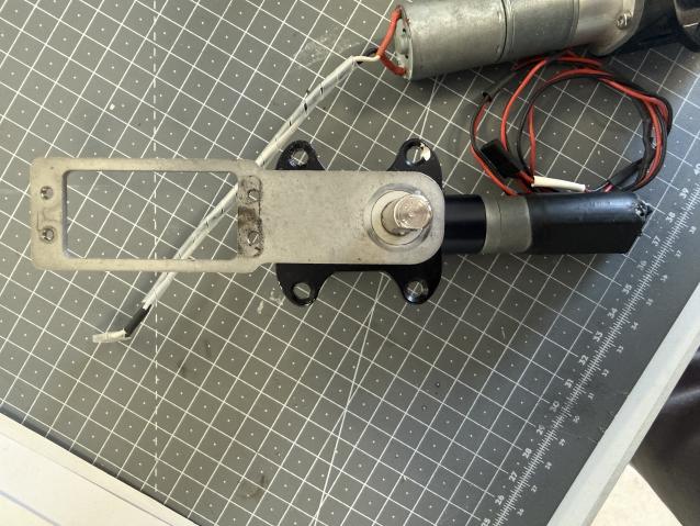 Terna carrelli elettrici Jet Italia