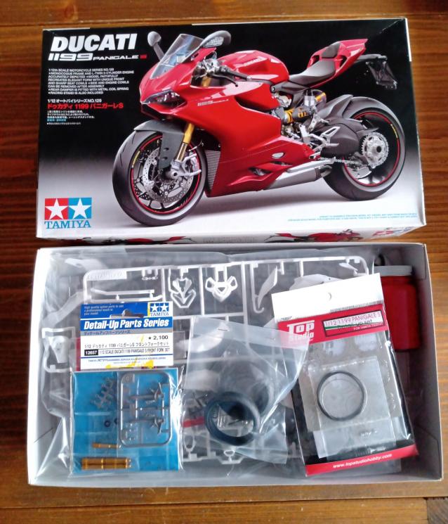 TAMIYA 1/12 DUCATI 1199 PANIGALE S (14129) + detail set