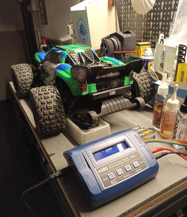 Horizon ARRMA VORTEKS 4WD BRUSHLESS 1/10 - completo