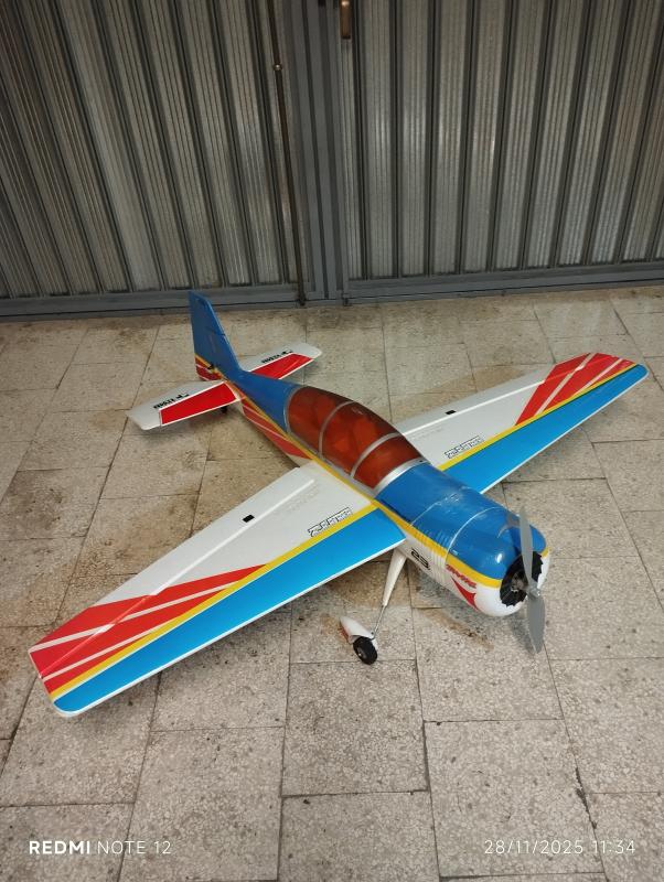 Aeromodello in EPO Jack 54 pronto al volo.