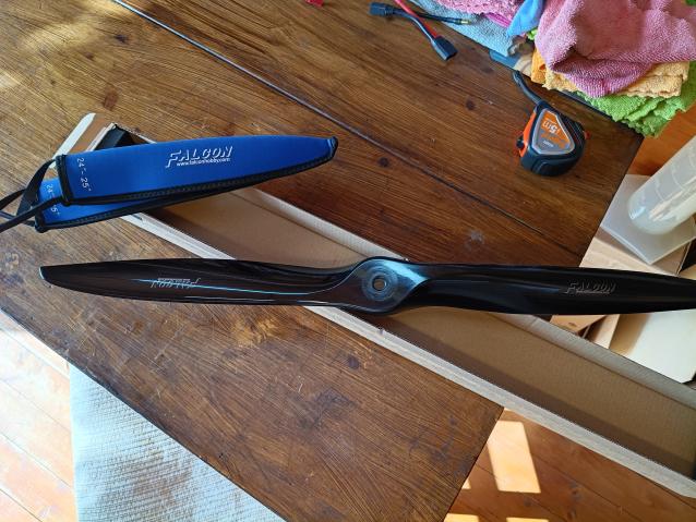 Vendo elica Falcon 25x10 usata x prova su motore elettrico 
