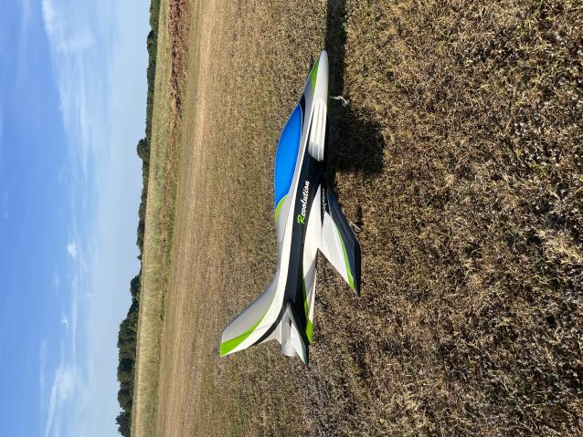 Revolution Jet 2,4m pronto al volo