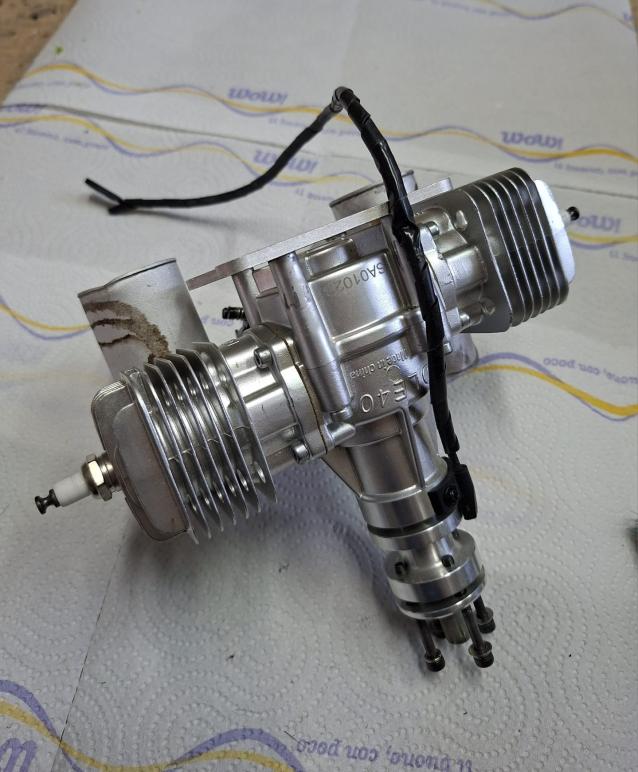 Vendo motore DLE 40 bicilindrico usato