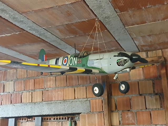 Spitfire hobbyhing con motore os 4cc e servi 