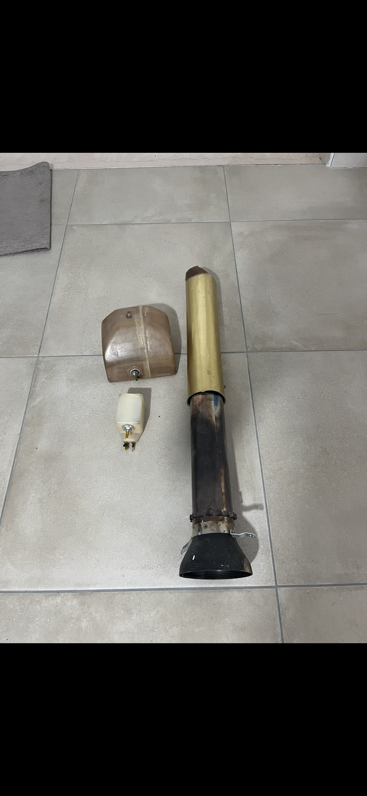 Tubo di scarico e serbatoio mb 339