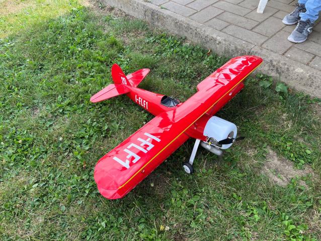 Biplano Stearman nuovo con motore Hype 7.5cc ap. alare 1.3mt
